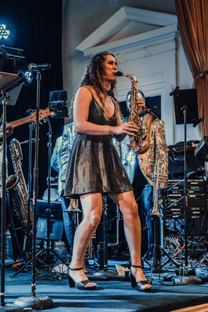 Valerie Jemson - Alto Sax, Bairtone Sax, Flute and Tenor